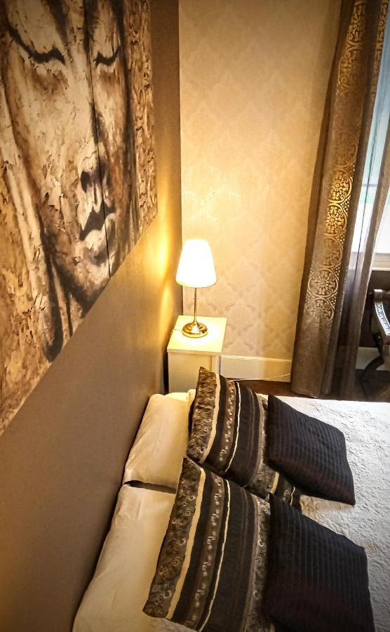 Le Bonnet De Nuit Bed & Breakfast Chalmoux Exterior photo