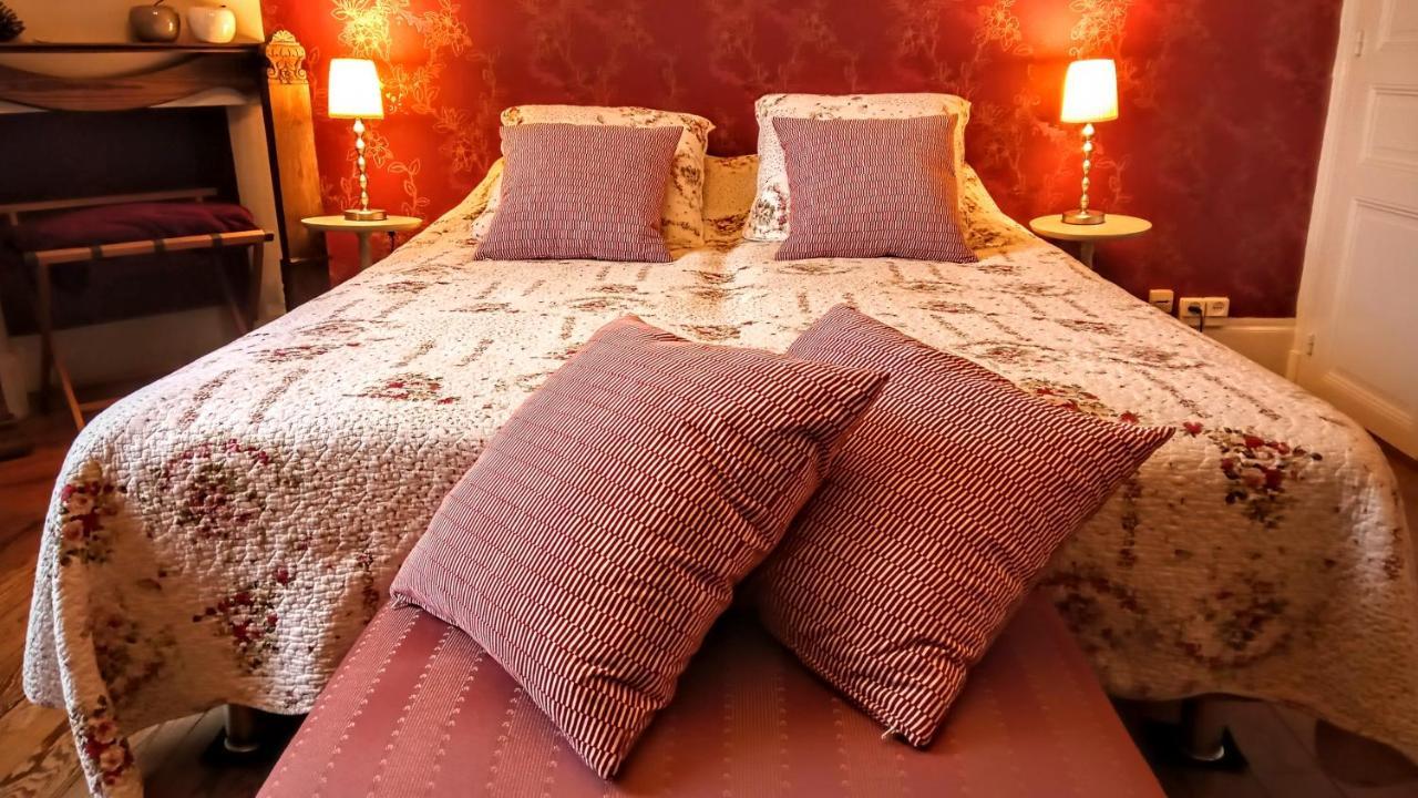 Le Bonnet De Nuit Bed & Breakfast Chalmoux Exterior photo